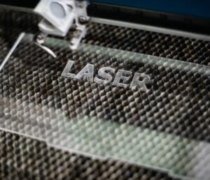 how to laser cut acrylic sheets without burning or cracking